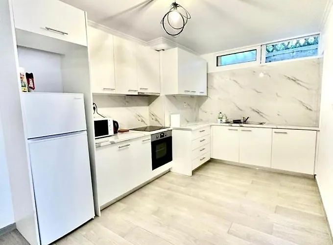 Luxury 2 Bedroom Apartment In Kavouri Near The Beach